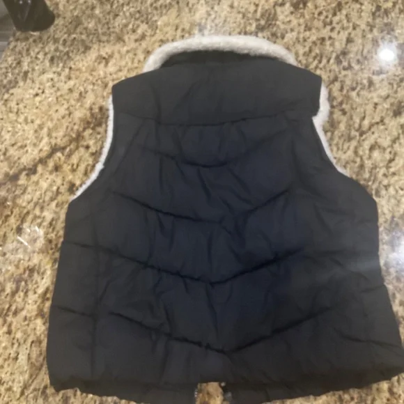 Women’s PAO Sport Black Quilted Puffy Vest Size L - Picture 10 of 10